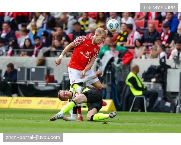 拜仁赛前训练重点演练由守转攻，图赫尔强调对阵美因茨需提升反击速度